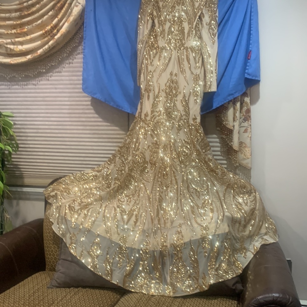 It is sequence dress new size large brig and gold - Picture 5 of 8